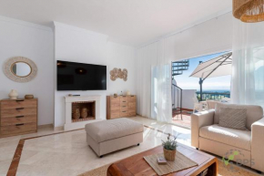 Luxurious-3-Bed-Penthouse-360-Sea Views-263